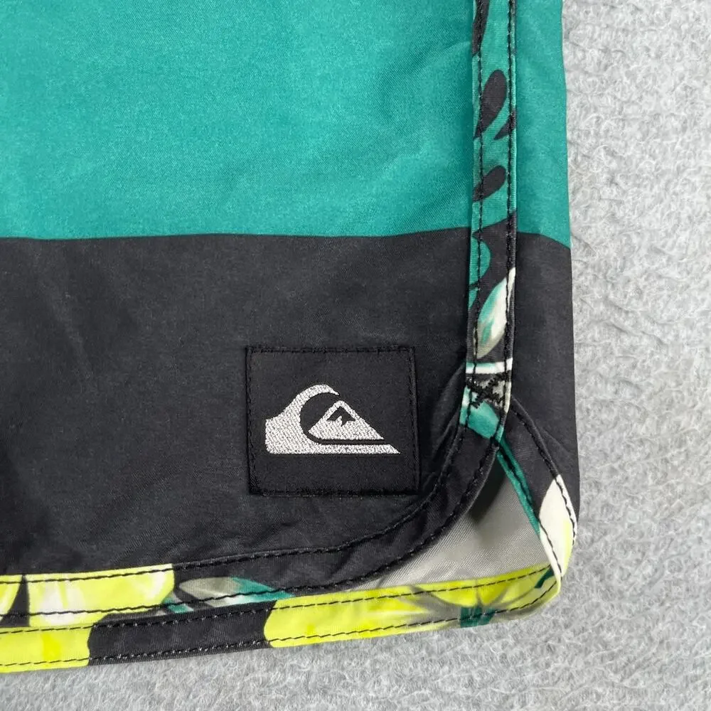 Quiksilver Swim Trunks Mens Green Black Striped Board Shorts Draw String Size 30